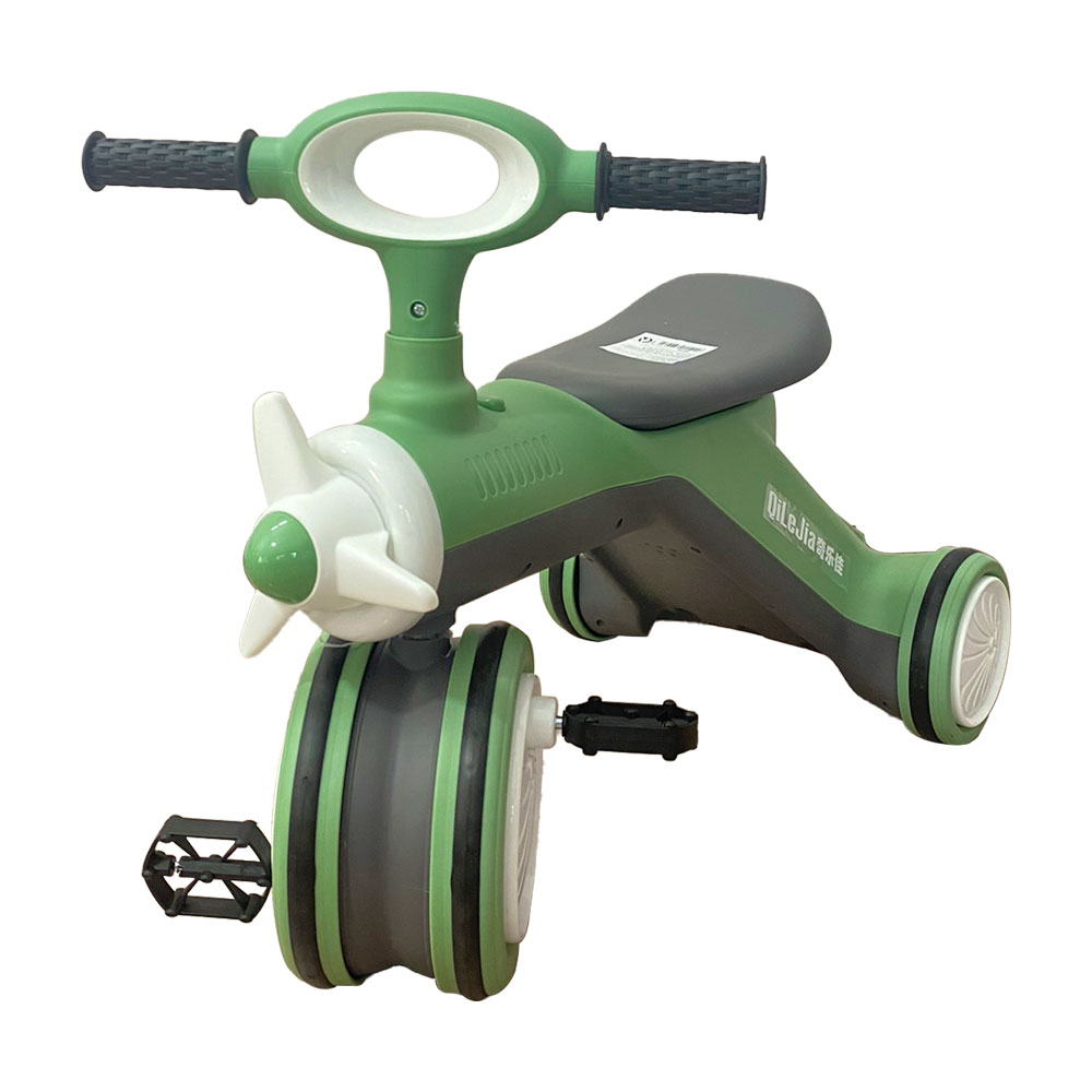 Đồ chơi xe ba bánh dùng pin