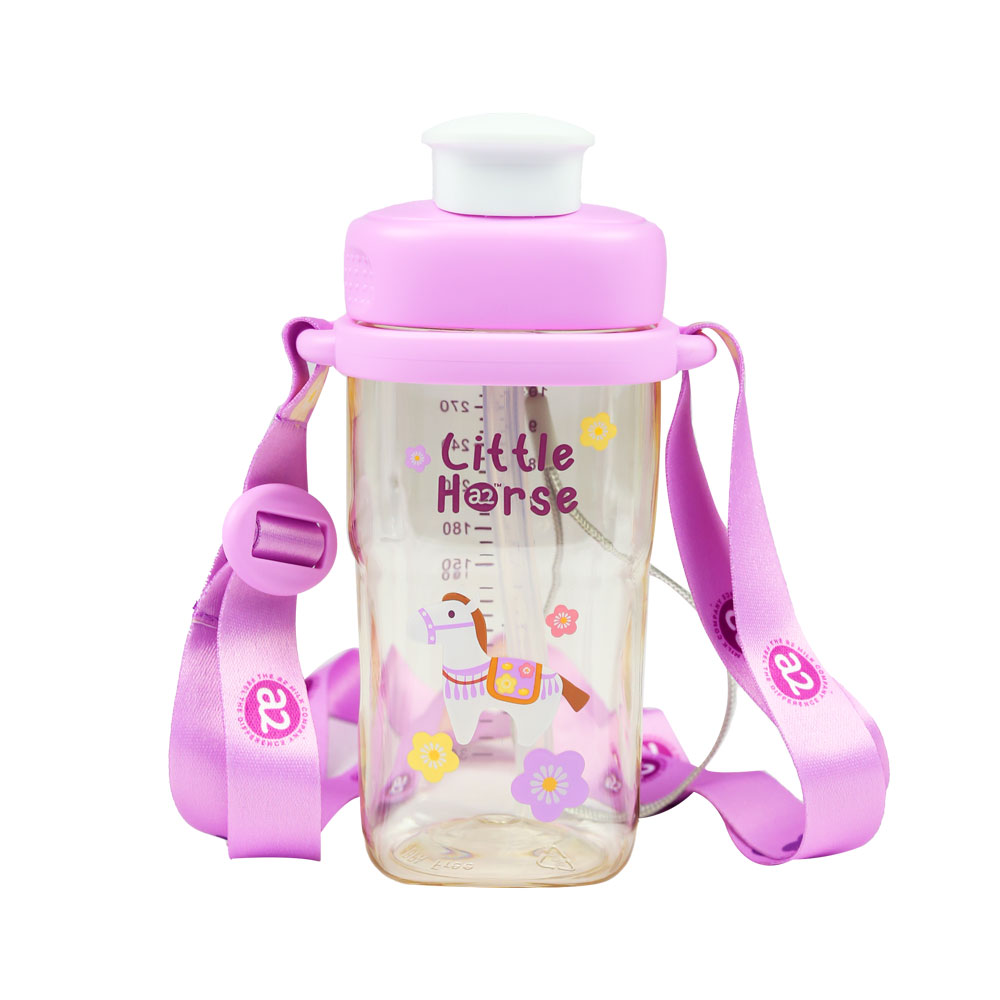 Binh tập uống nước cho bé