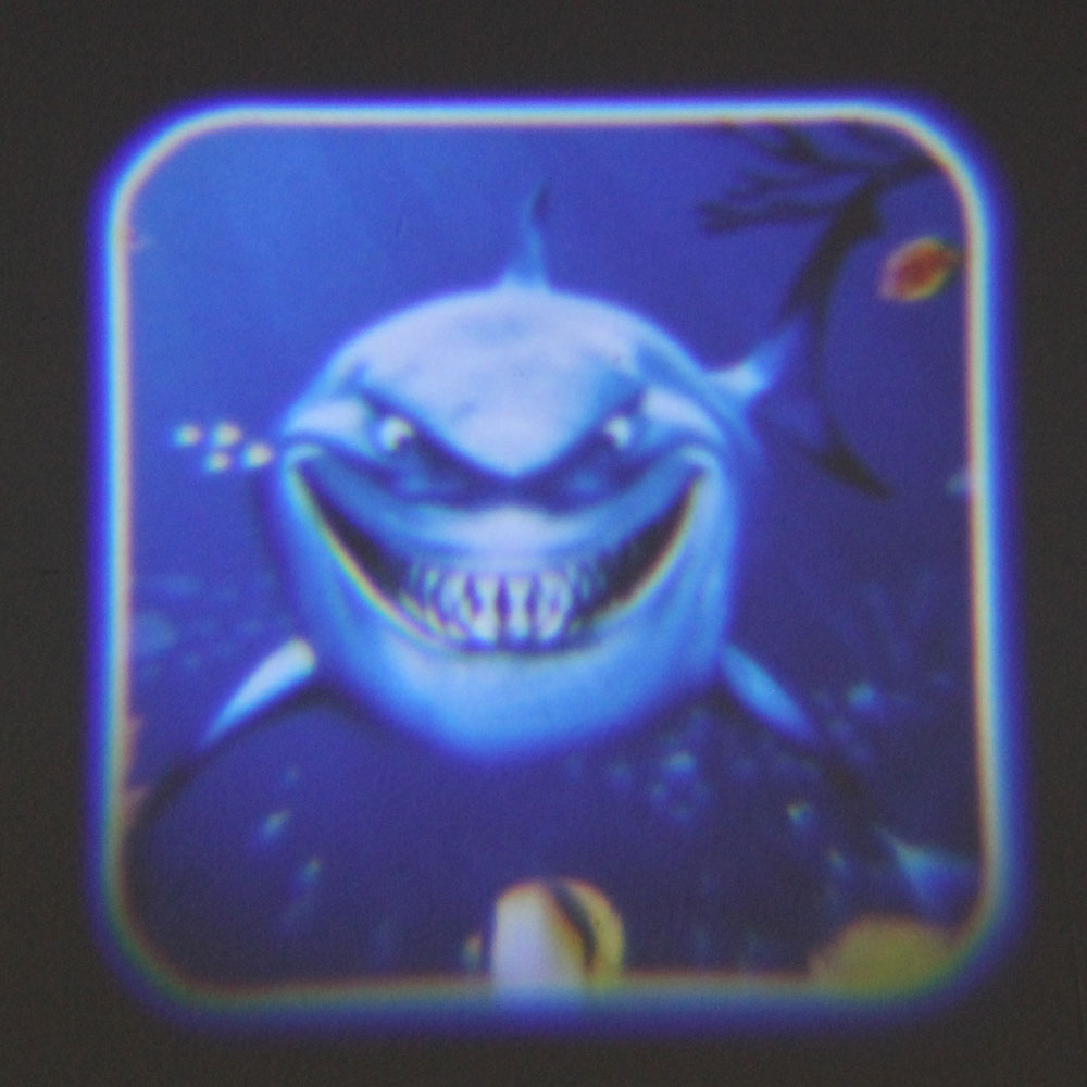 Đồ chơi đèn chiếu vẽ thế giới đại dương