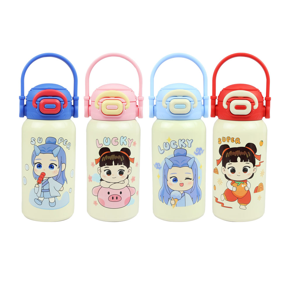 Bình nước cho trẻ em