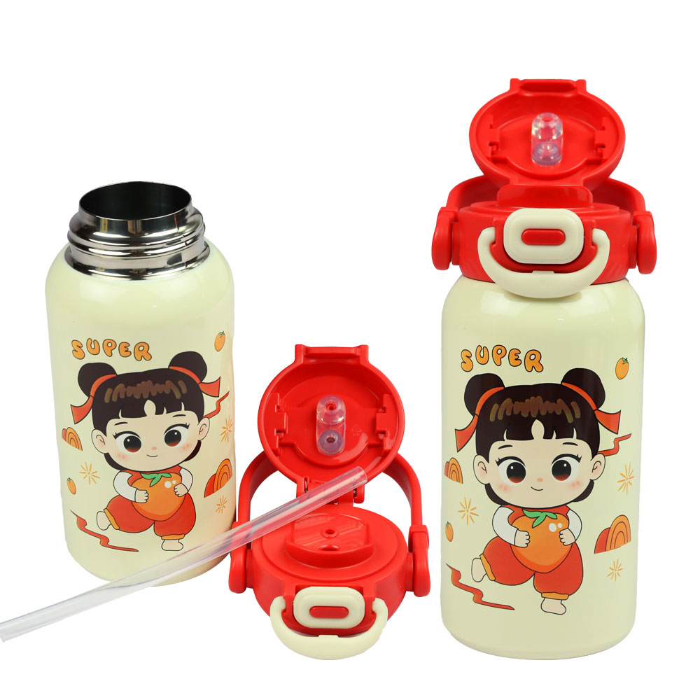 Bình nước cho trẻ em