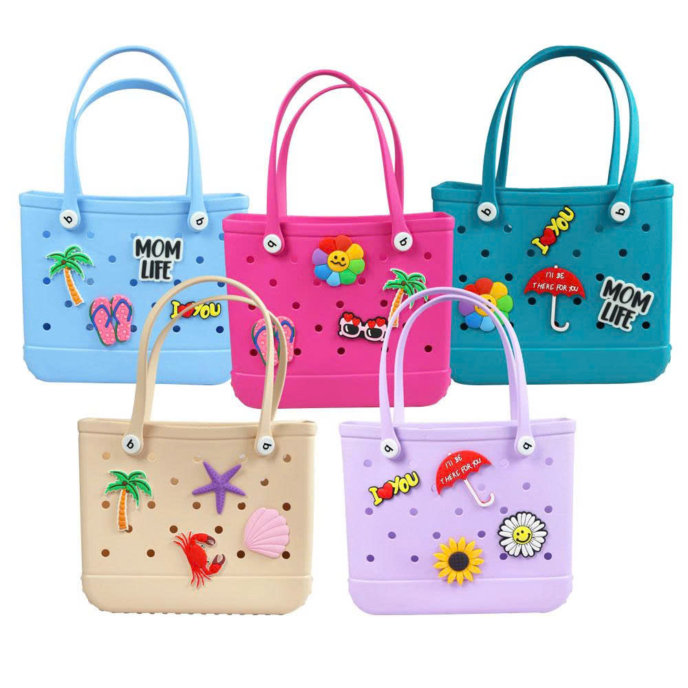 Giỏ nhựa thời trang kèm charm