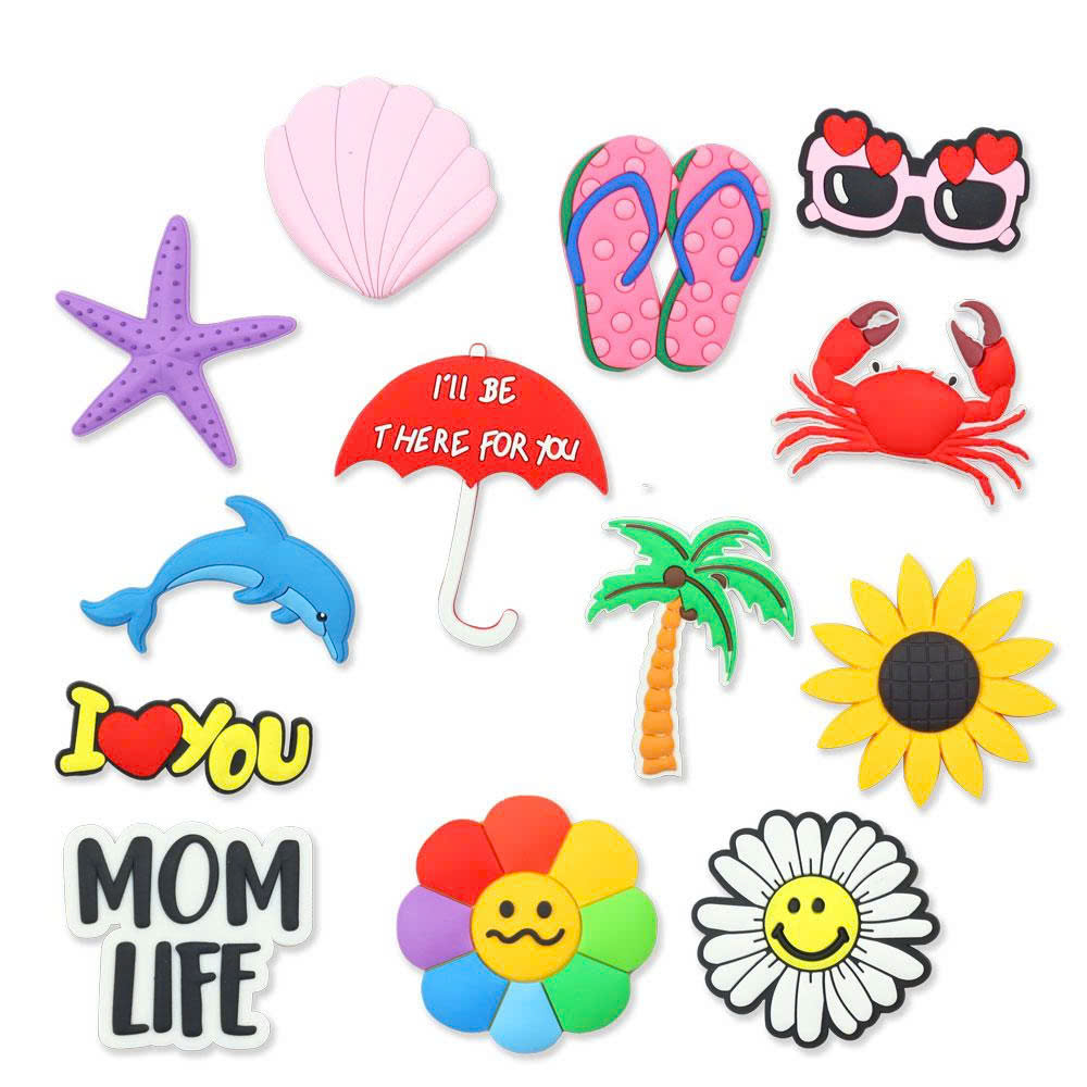 Giỏ nhựa thời trang kèm charm