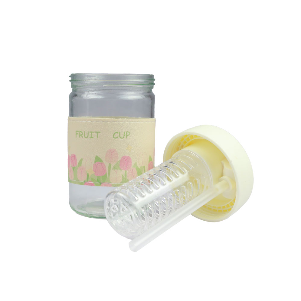 Bình thủy tinh dùng uống nước