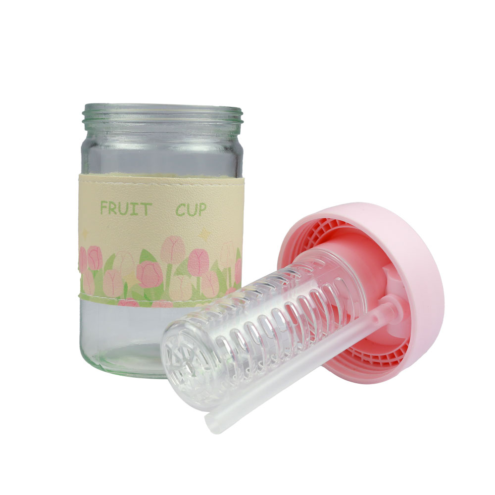 Bình thủy tinh dùng uống nước